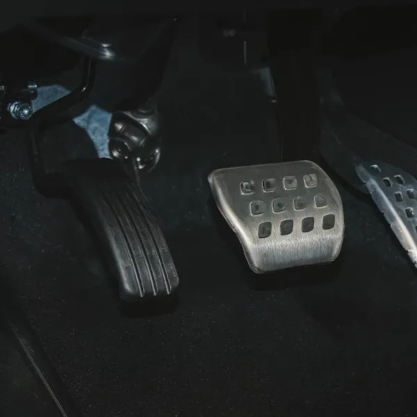 Système d'inversion de pédales sur voiture
